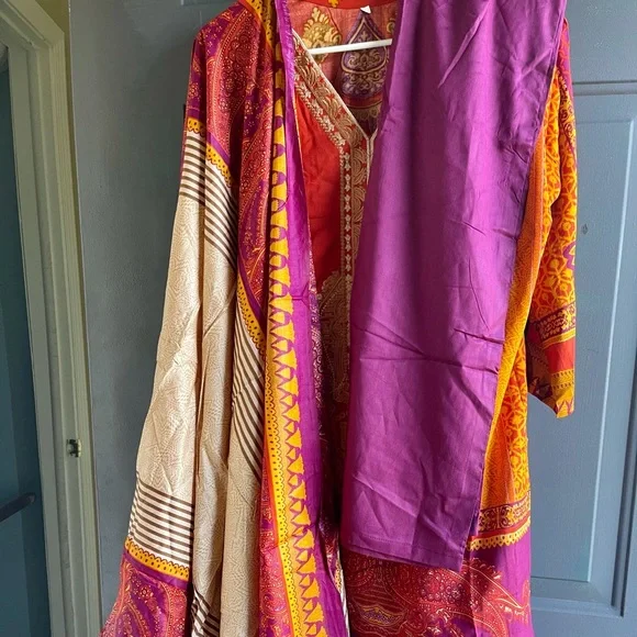 Beautiful néw 3 pc embroidered dress - Picture 2 of 4